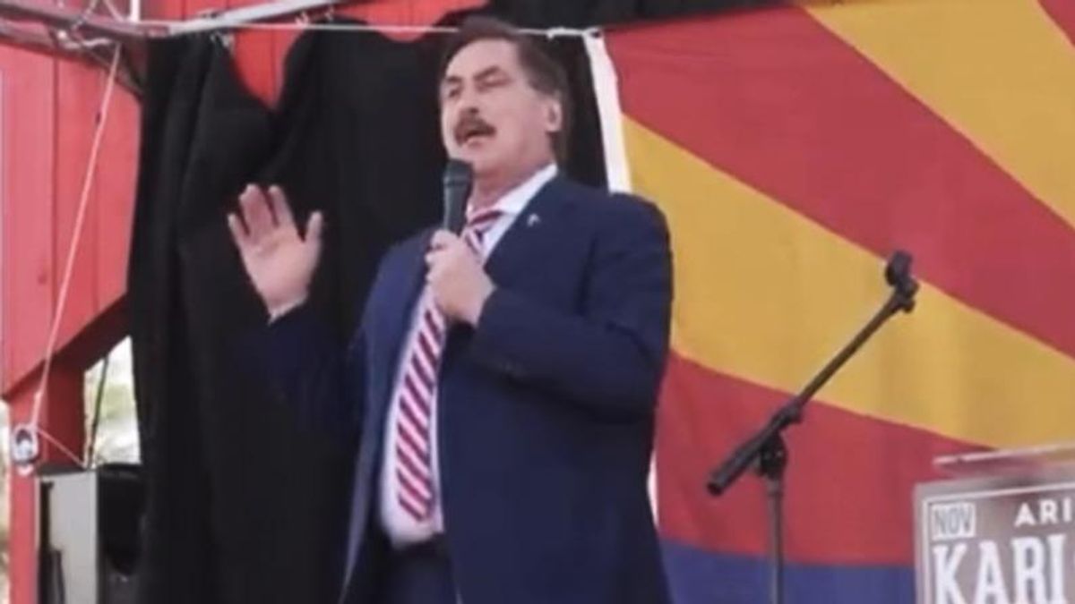 Mike Lindell announces plan to file lawsuit against 'all machines' at Arizona rally