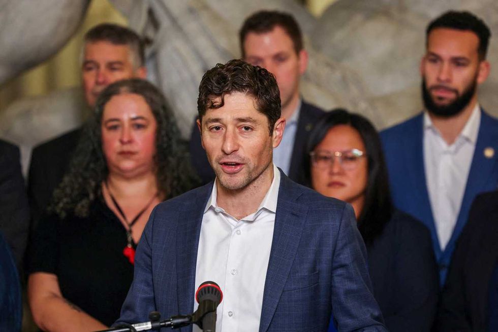 トランプ氏、ミネアポリス市長への電話で驚愕:「無条件降伏のように感じる」