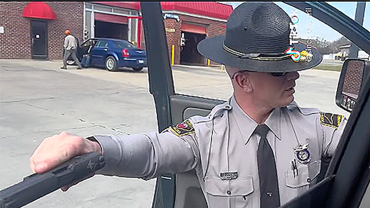 Teen says North Carolina cop pulled his gun on her when mom was pulled over