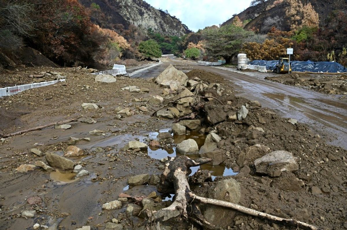 Los Angeles fire zones hit by mudslides after heavy rain