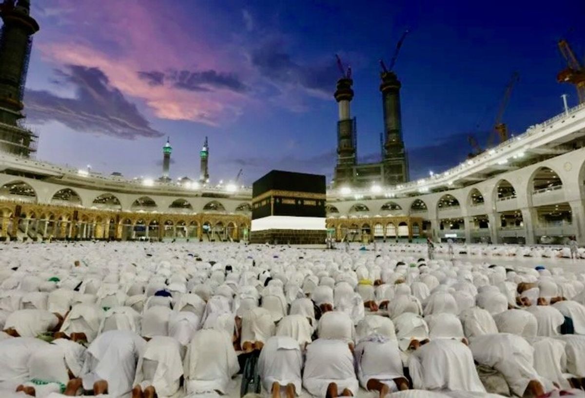 Millions head to Mecca for huge hajj in Saudi heat​