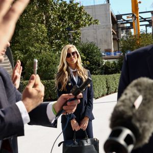 'Trump's bubble is about to burst': Pulitzer Prize winner says one photo exposes his aides