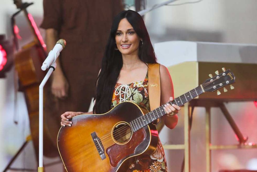 Kacey Musgraves says she saw UFOs following her plane — and pilots confirmed it: report