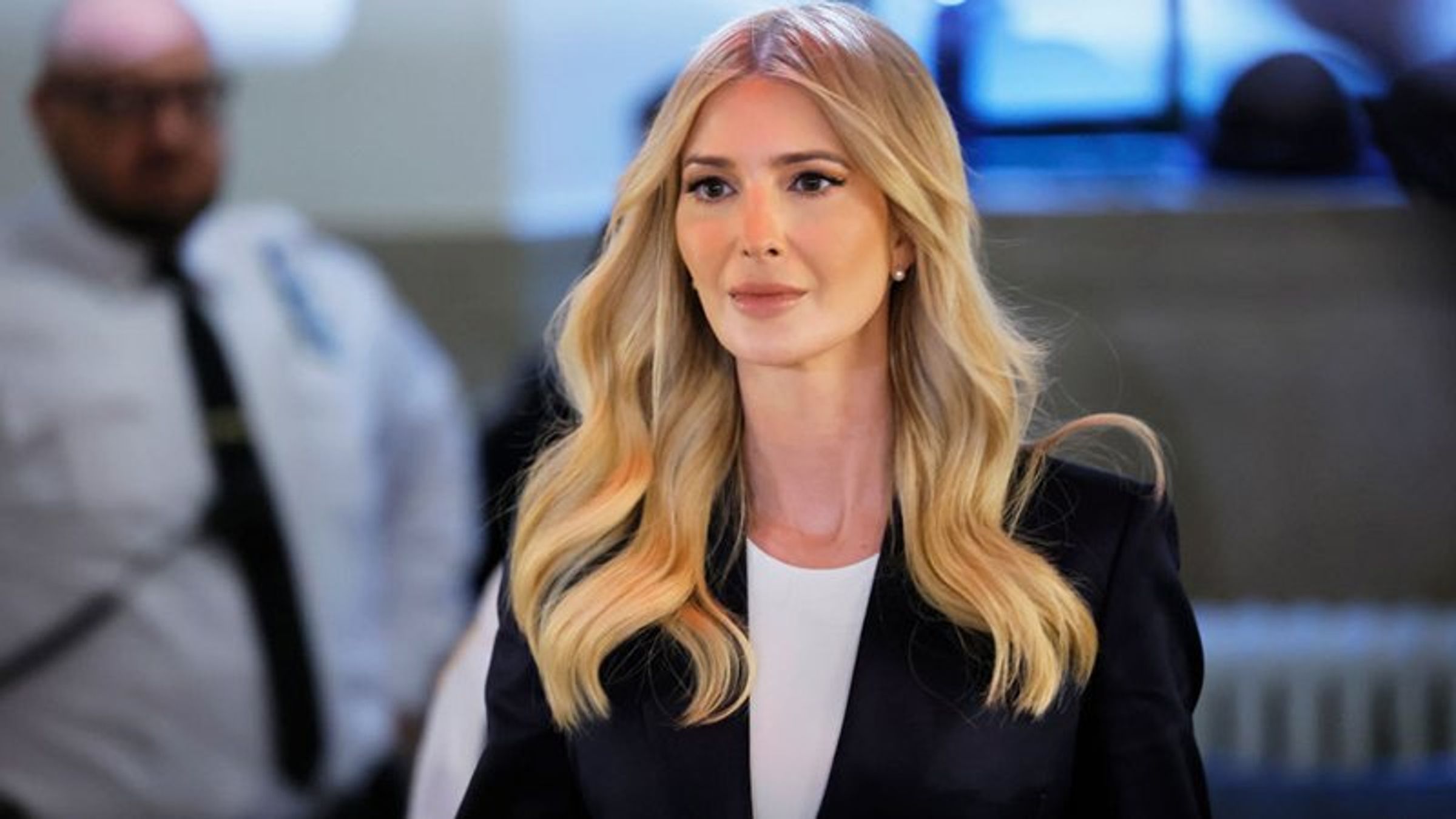 ‘She threw him under the bus’: Legal expert says Ivanka turned on her dad (rawstory.com)