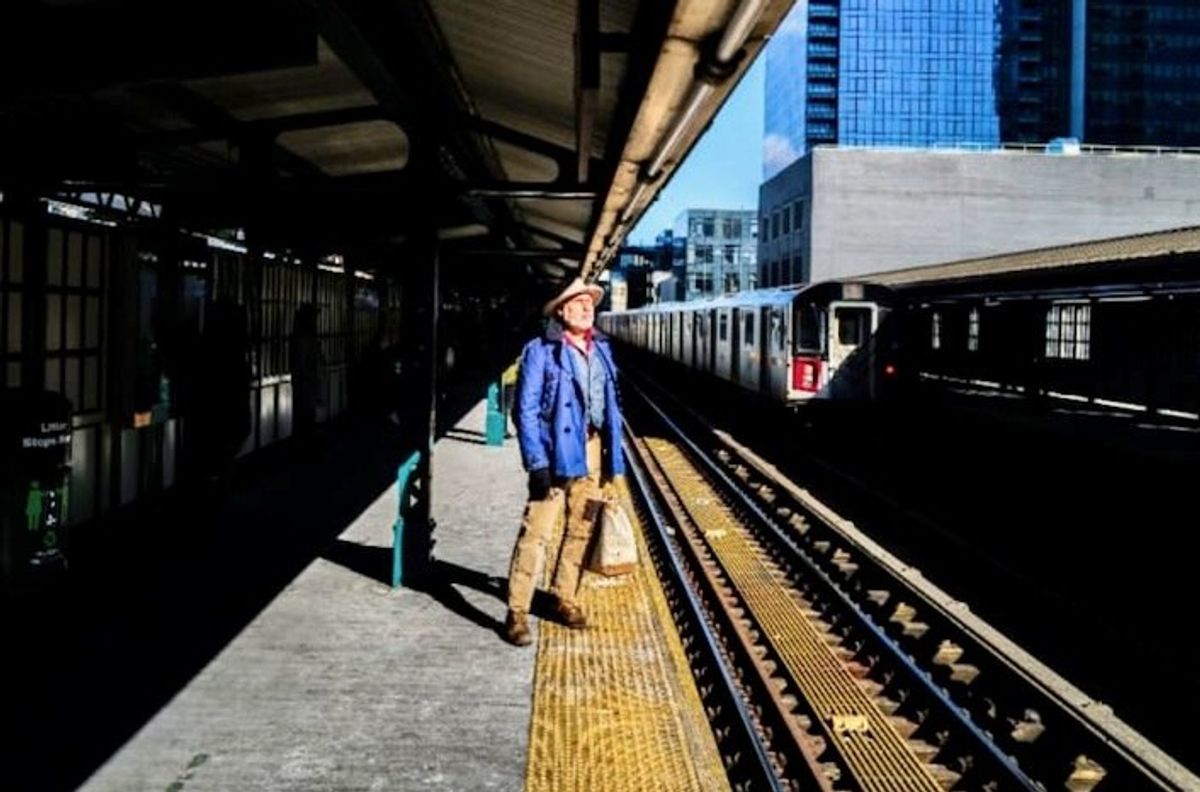 Man dies after being pushed onto N.Y. subway tracks