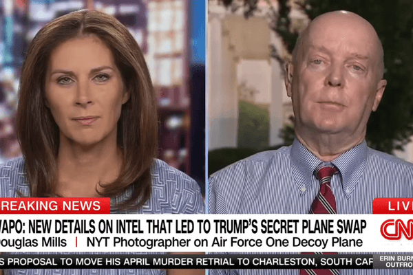 Suspicious details of Trump's secret plane swap revealed by Air Force One photographer