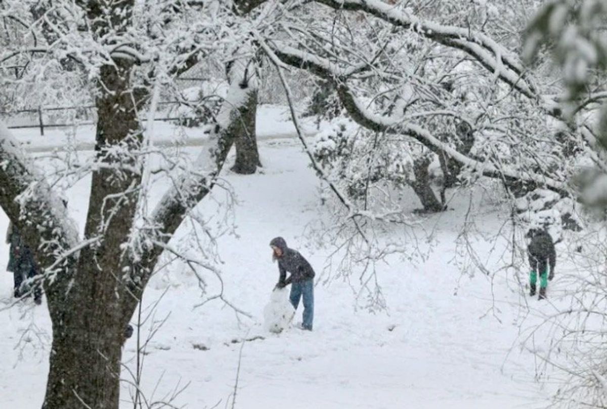 Travel chaos as U.S. northeast hit by snowstorm