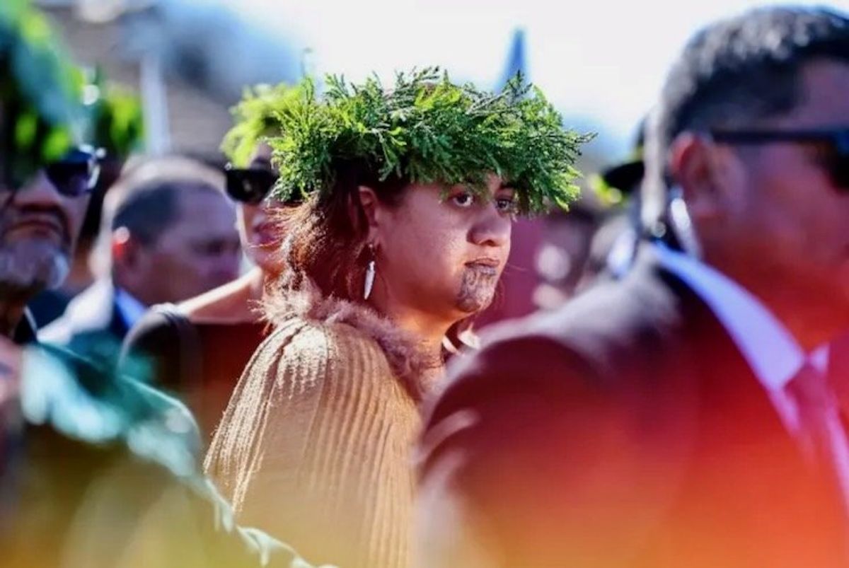 New Zealand's Maori anoint new queen, bury late king