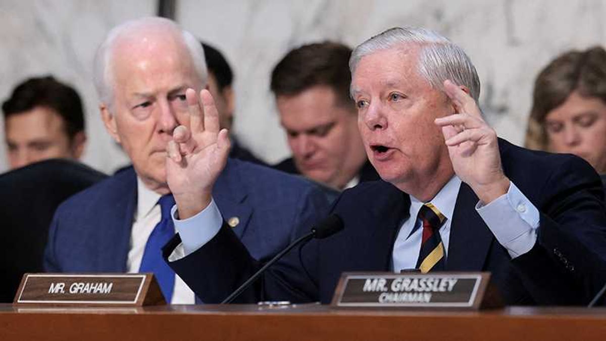 'You'll drive everybody crazy!' Trump ally undercuts him on key regulation issue