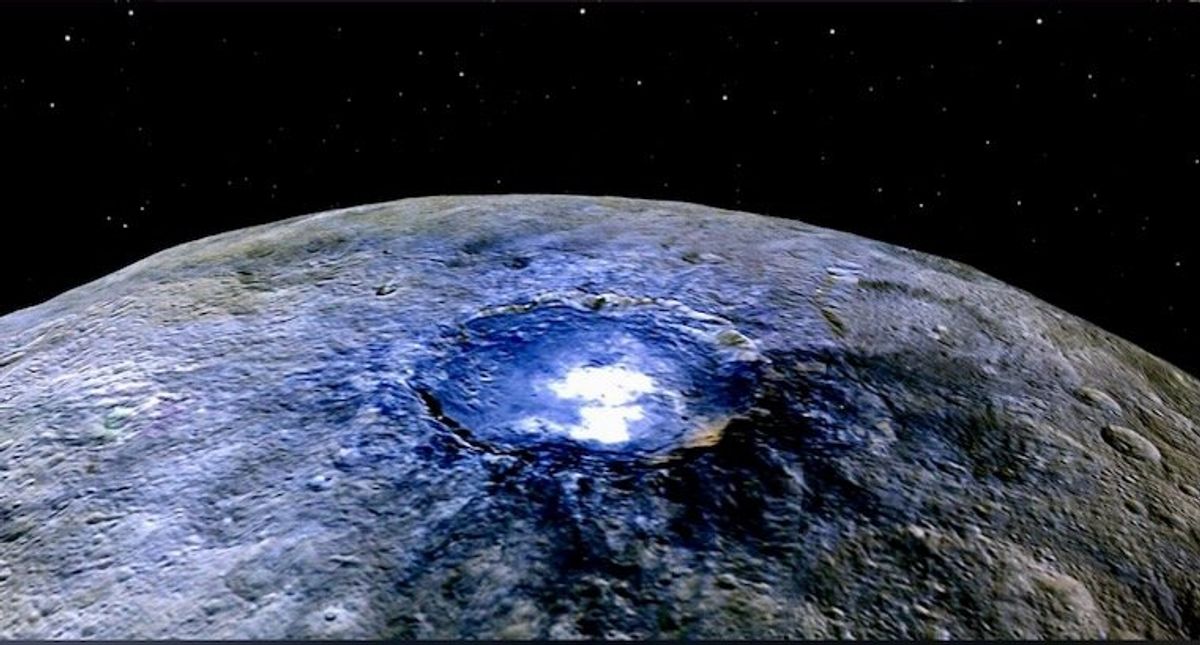 5 incredible craters that will make you fall in love with the grandeur of our Solar System