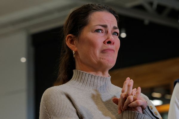 'How to process it?' Nancy Kerrigan sobs as she mourns skating colleagues on doomed plane