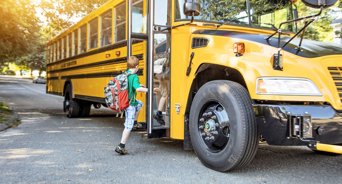 School district warns parents of border patrol agents boarding buses for citizenship check