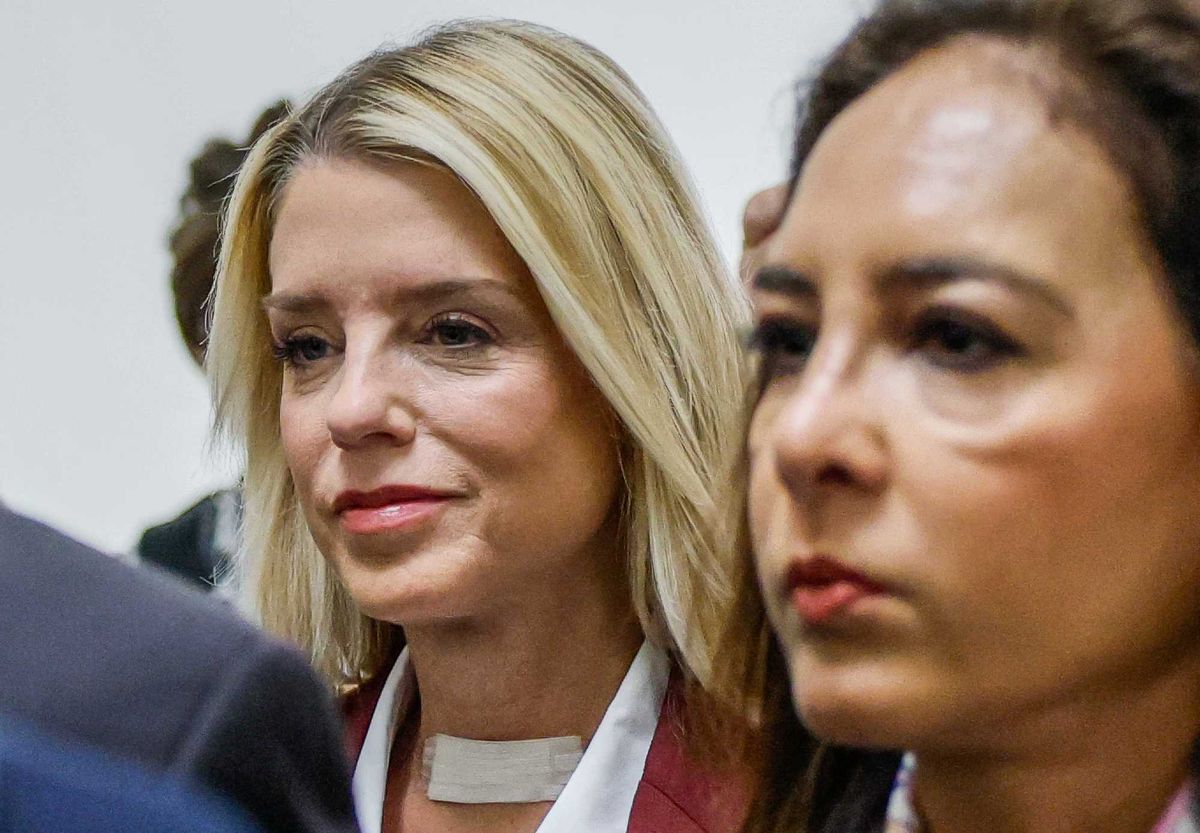 Republicans en masse skip Pam Bondi's Epstein hearing