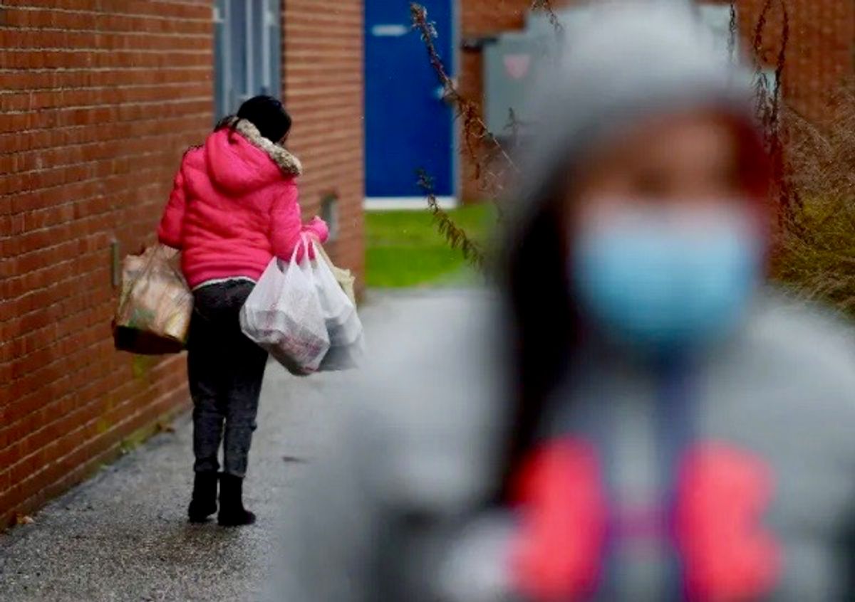 Kroger will pay employees $100 after getting the COVID-19 vaccine