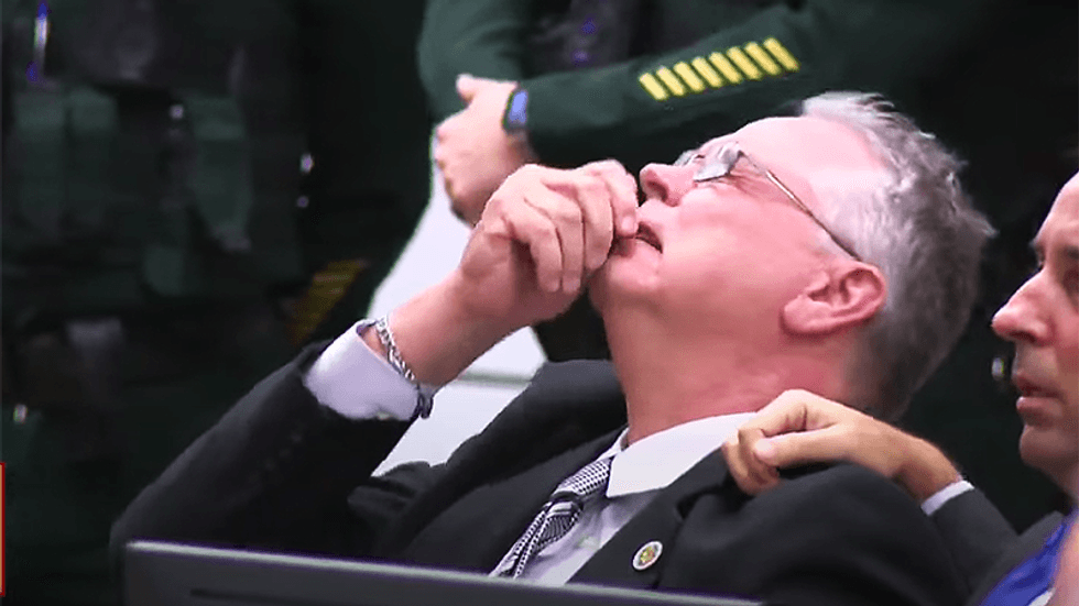 Parkland school security officer Scot Peterson weeps as he's declared not guilty