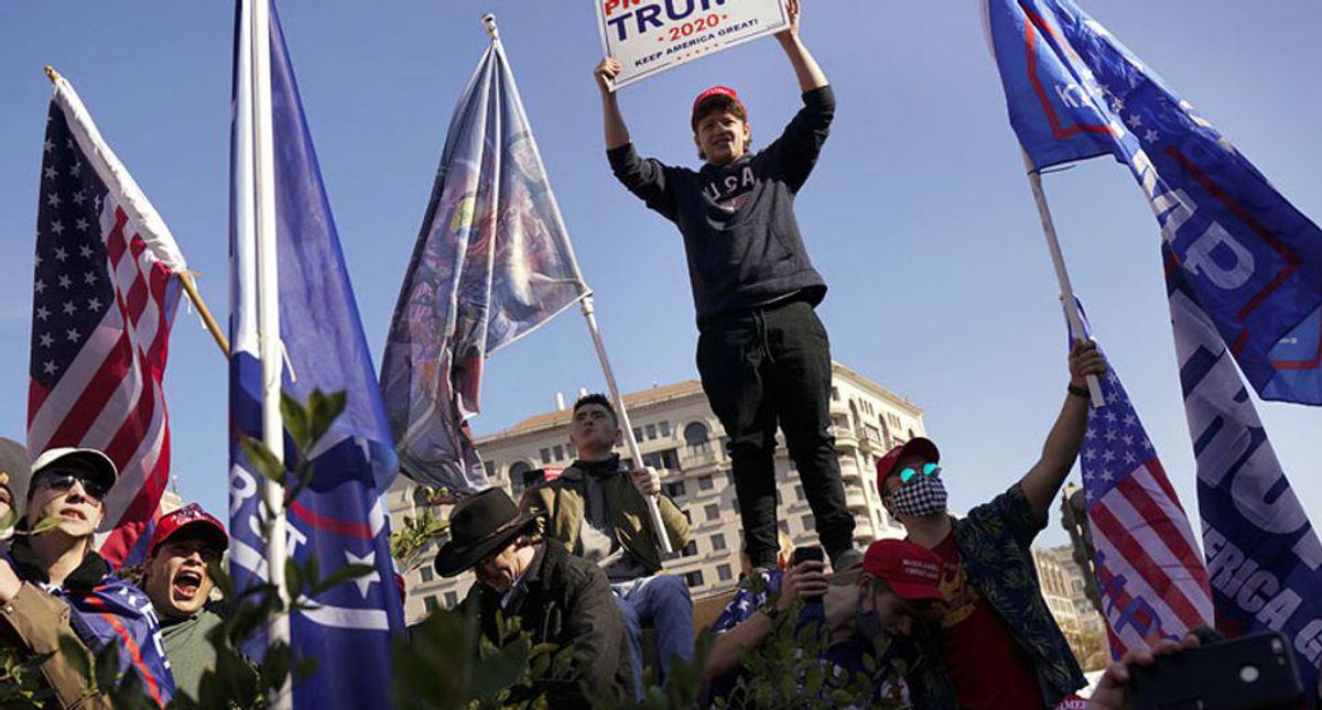 'Warning lights are blinking red': Pollsters sound the alarm on shocking data on GOP voters