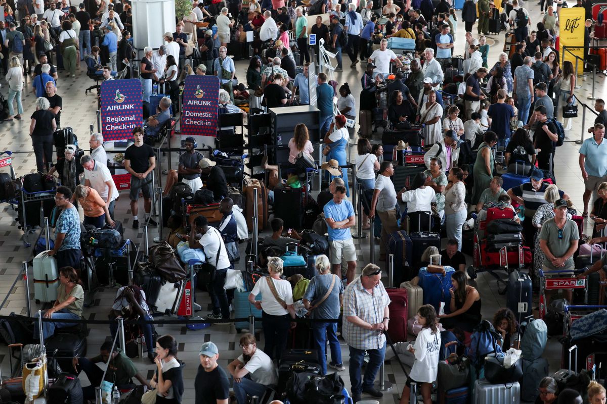 'Out of words': GOP senators at wits' end as Trump ties airport chaos to voter ID demand