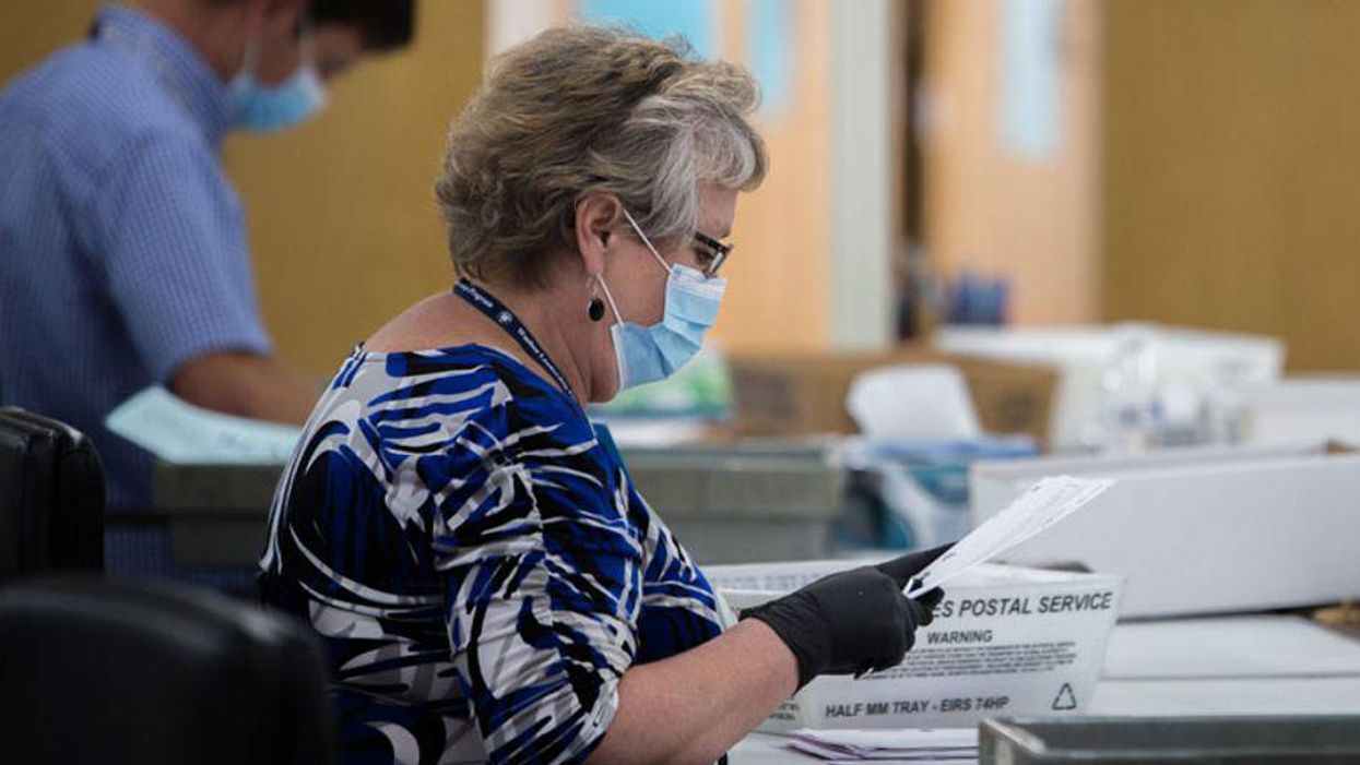 Arizona newspaper exposes all the Republicans rushing into the state to learn about bogus election audit