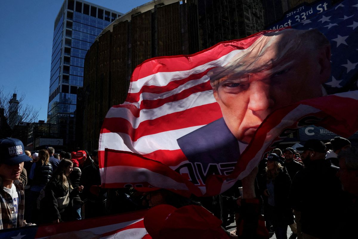 Will Trump back the FBI’s battle against domestic extremists? He won’t say.