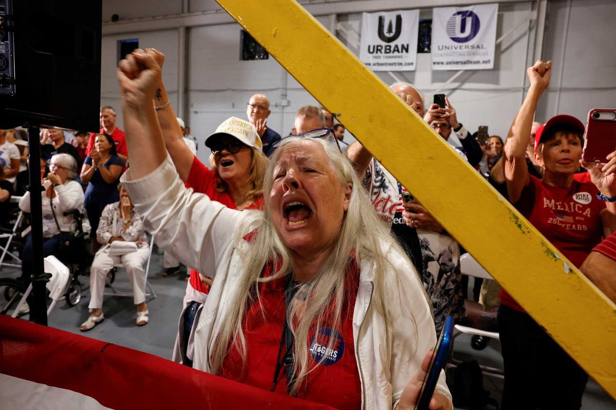 MAGA candidate squirms as red state crowd pushes him to split with Trump