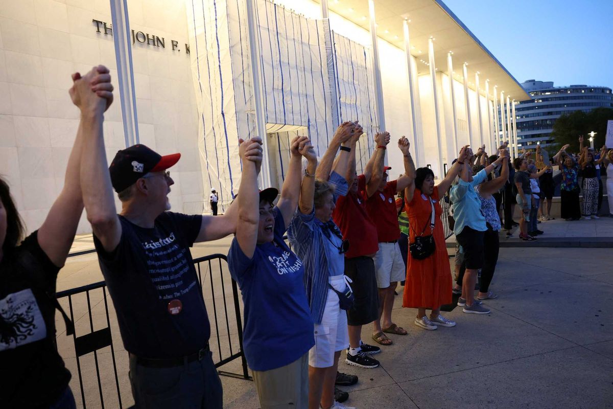 'Human chain' forms around Kennedy Center with massive anti-Trump protest
