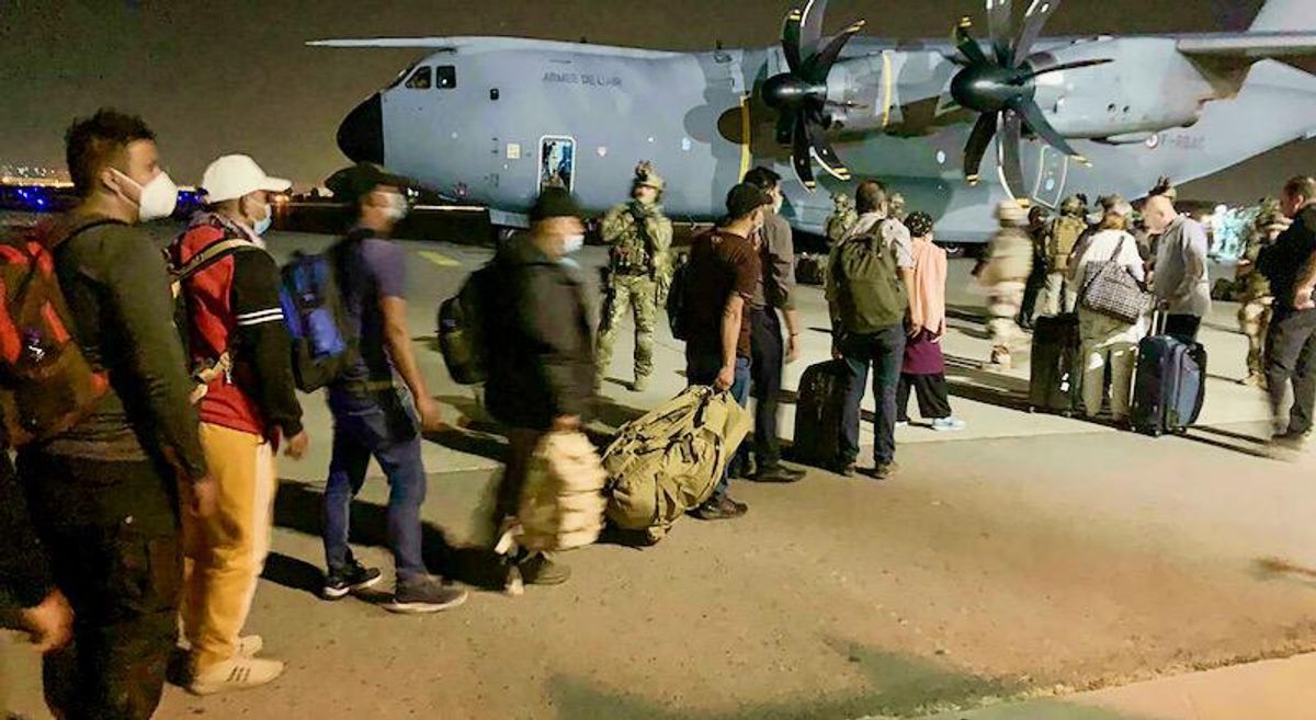 Taliban agrees to evacuation of 200 Americans, other foreigners from Afghanistan