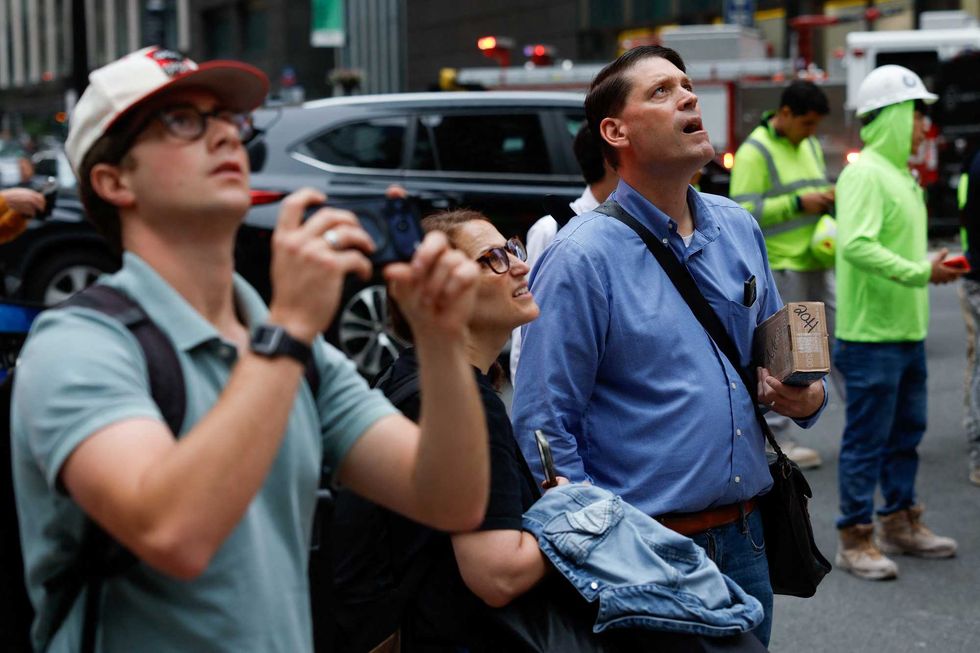 Manhattan skyscraper teeters as buckling columns force mass Midtown evacuation