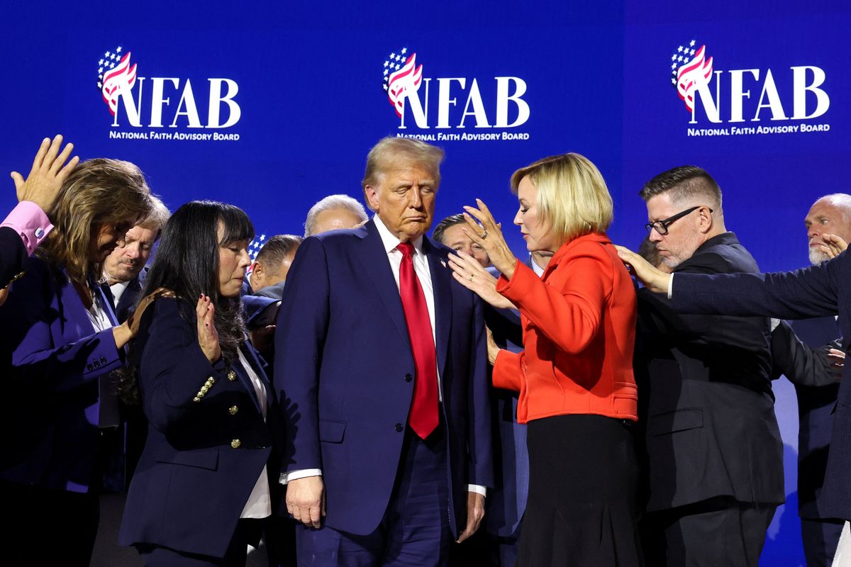 Pastor responds to MAGA's 'keep Christ in Christmas' message by calling out its hypocrisy