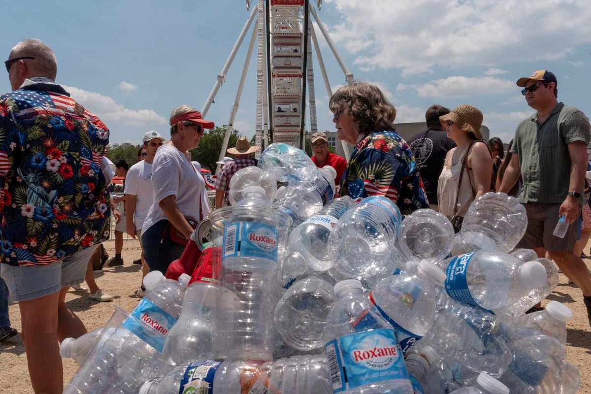 'Total disaster' at Trump's fair as scorching heat leaves 7 on 'advanced life support'
