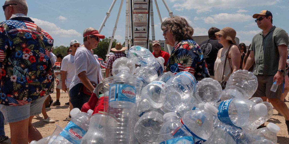 'Total disaster' at Trump's fair as scorching heat leaves 7 on 'advanced life support'