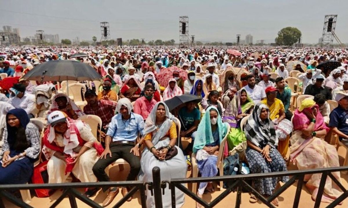 Heatstroke kills 11 at India awards event