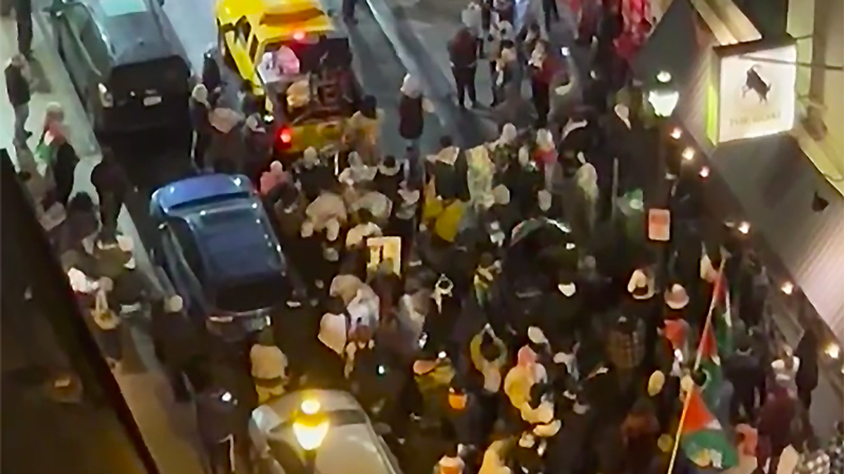 Philadelphia protesters circle Jewish chef's falafel restaurant: 'You can't hide!'
