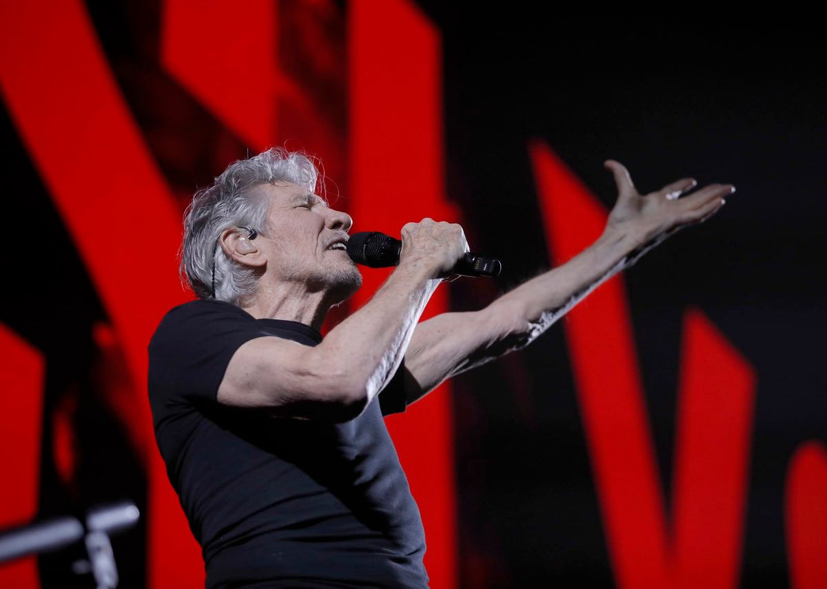 U.S. calls Roger Waters 'anti-Semitic' after Nazi costume furor