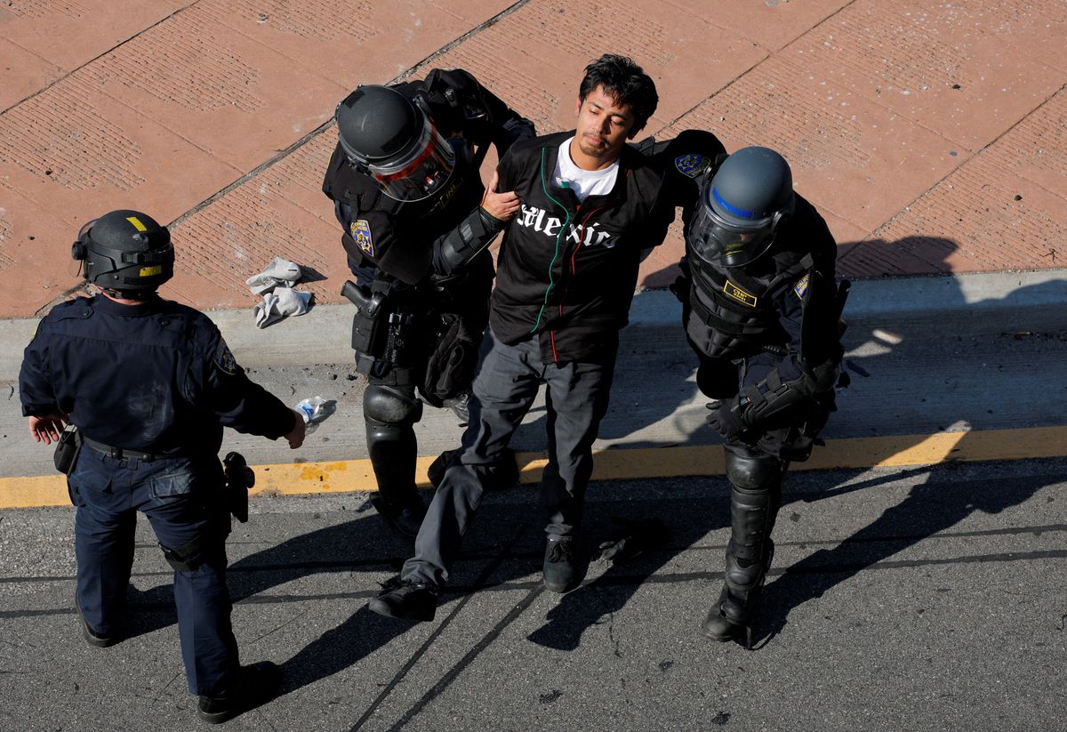 Police arrest in LA