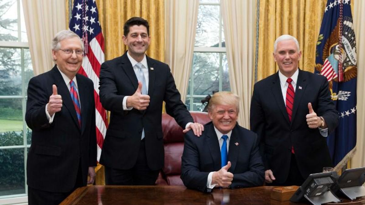 Trump is selling himself as an outsider despite swampy record: MSNBC host Chris Hayes