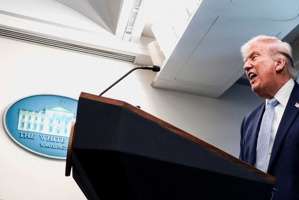 Ranking Republican admits to White House reporter he regrets Trump vote: 'Make it stop!'