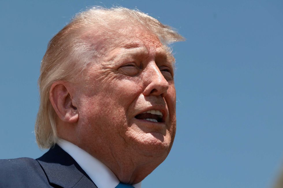 Trump mocks MAGA loyalists and 'declares his donors stupid' in latest cash grab: analyst
