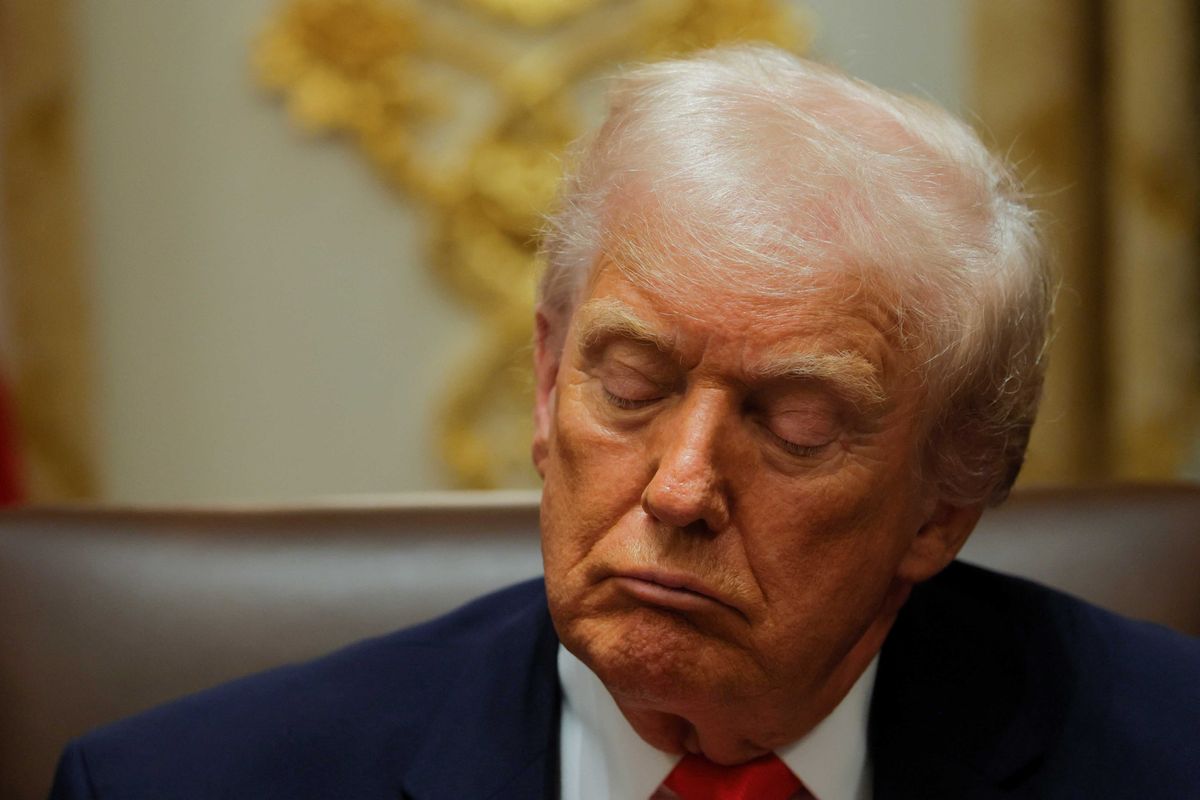 Trump's orbit fear he's now 'flying blind': report