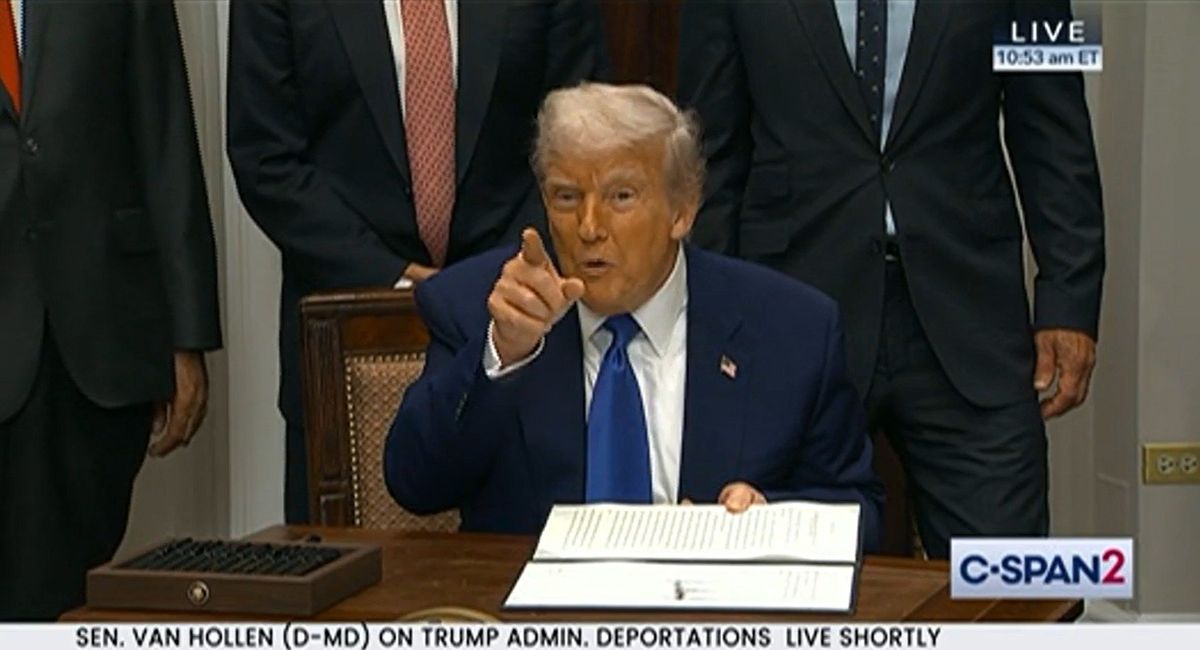 'You should be embarrassed': Trump shames reporter for asking about $400M Qatar plane
