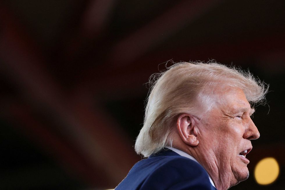 White House insiders just made a staggering 'confession' about Trump's health: analyst