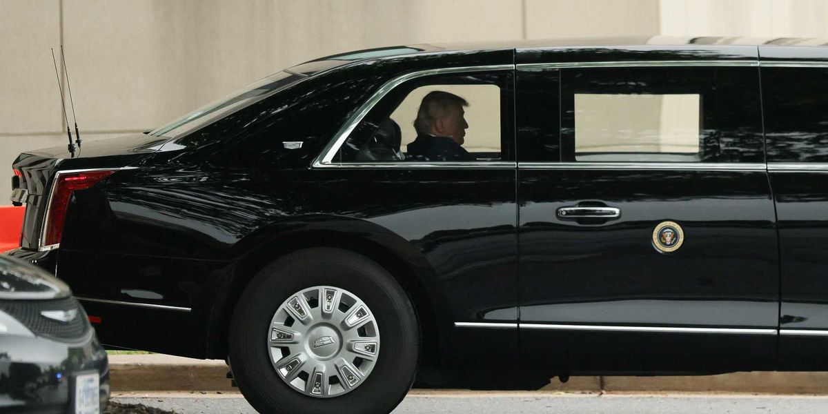 Onlooker reports 'red flags' at Trump's Walter Reed medical visit