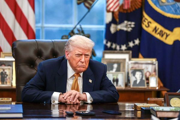 'He double booked his invasions': Internet mocks Trump after he backs down on military act