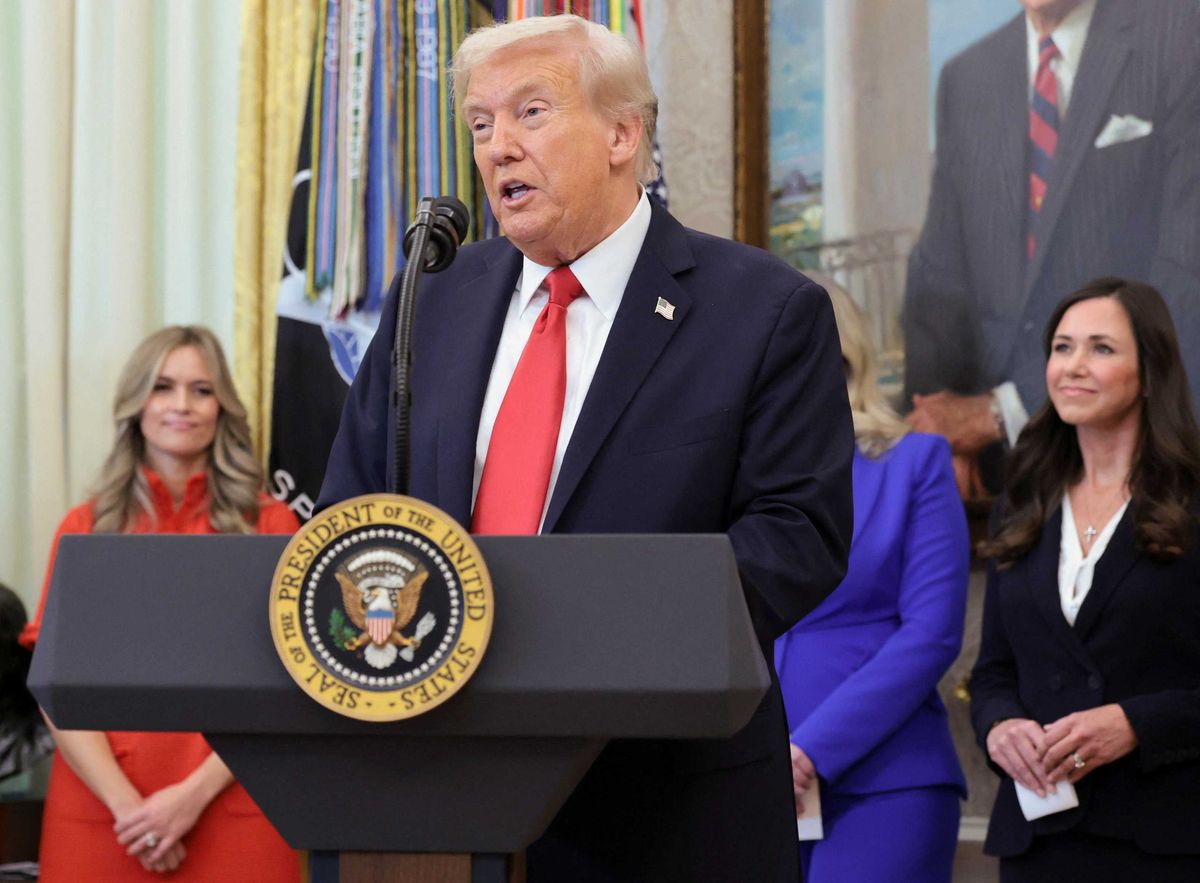 'Fighting like rats in a sack': MAGA betrayal heats up over Trump photo-op feud
