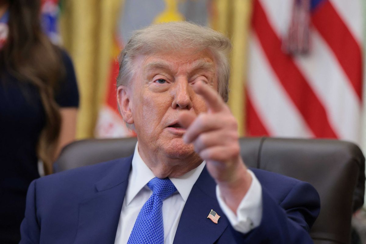 'Incoherent' Trump's vaccine order showed his health slipping before our eyes: analyst