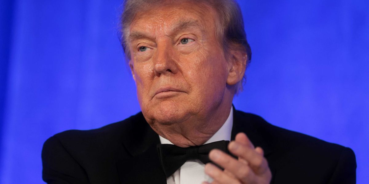 Wolf Blitzer presents Wall Street Journal award, highlights Trump Epstein reporting