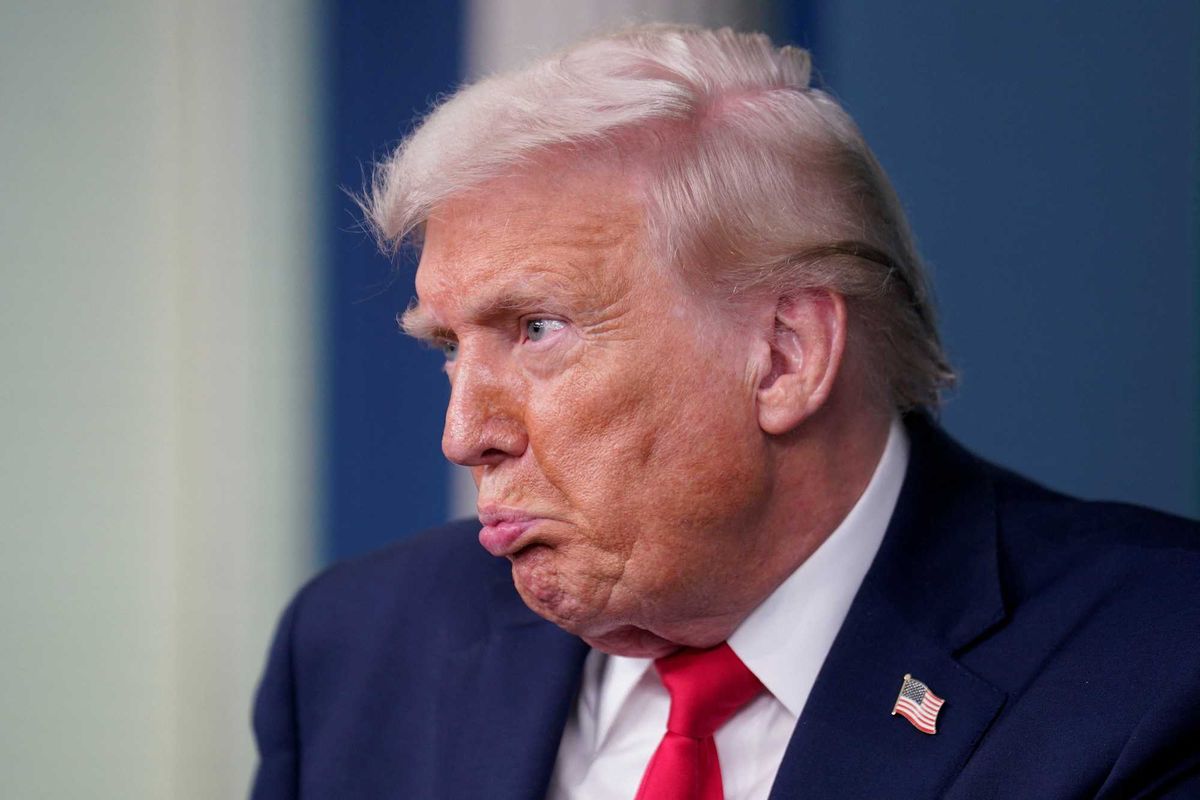 Analyst taken aback as Trump admits 'he has a problem' with ICE: 'Biggest tell to date'