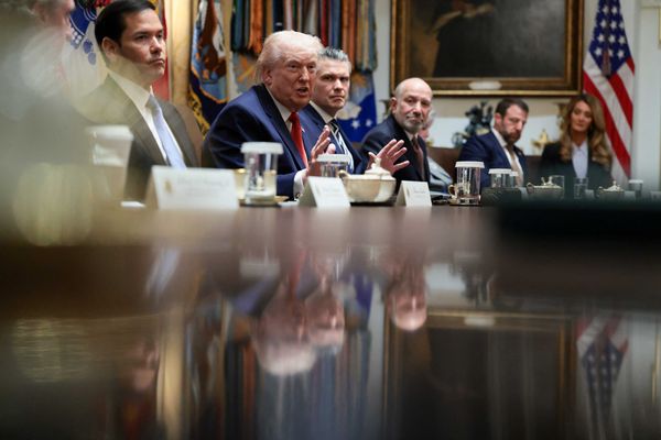 'Astoundingly embarrassing': NYT report reveals Trump cabinet members lay praise on thick