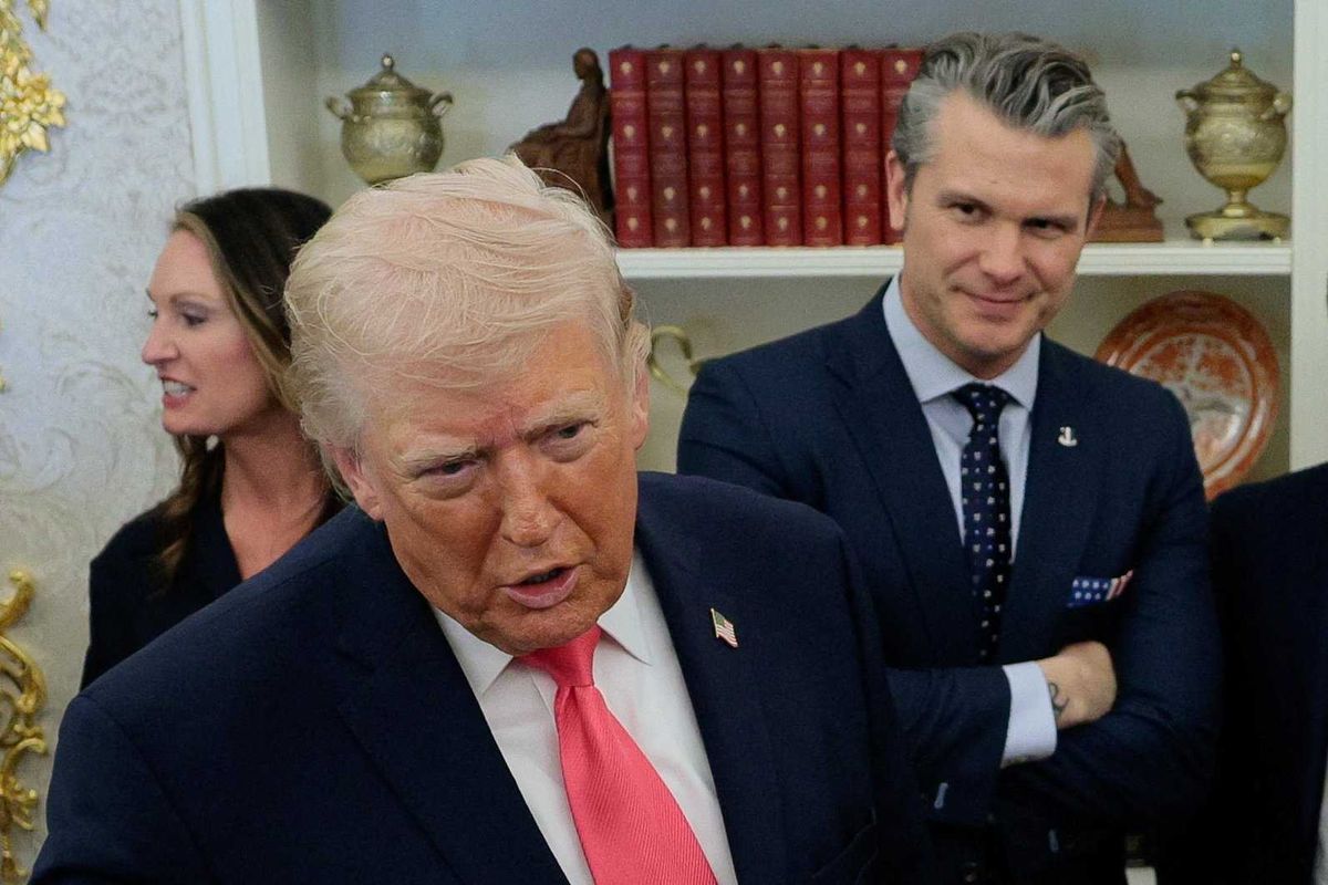 Trump again hurls Pete Hegseth under the bus over Iran war