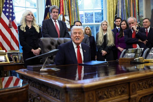 Math illiterate Trump stumped by how refund checks and tariffs work: report