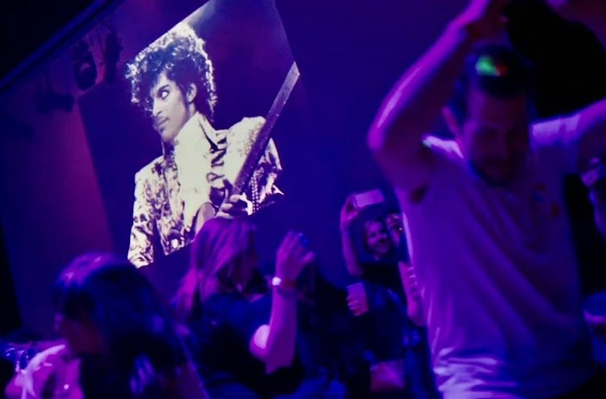 Prince's ruffled shirt sells for $33,000
